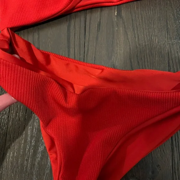 Bright red Zaful bikini - Picture 4 of 7